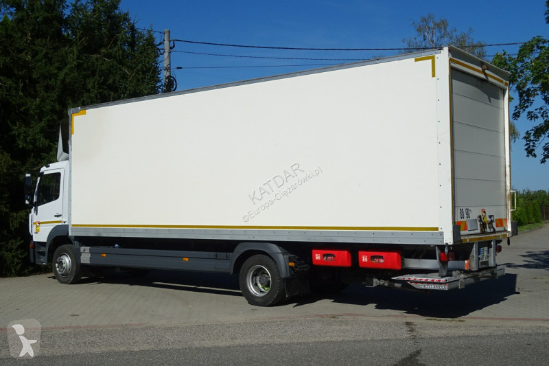 Камион Mercedes 1218 Euro 6 kontener 20pal...