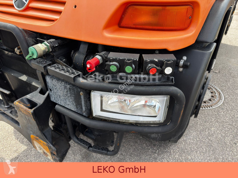 شاحنة Mercedes UNIMOG U400