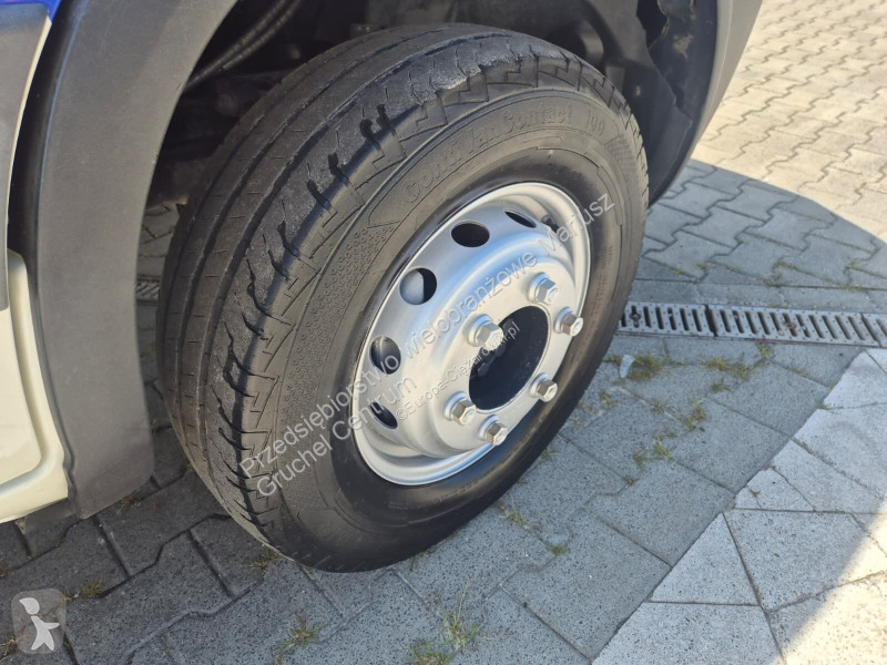 Samochód dostawczy Iveco Daily 65C18