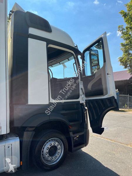شاحنة Mercedes 1842 4-ACHS ZUG SCHMITZ KOFFER...
