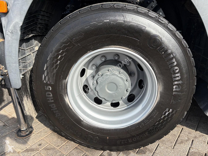 شاحنة MAN 33,360 + EFFER 210/4S 4 X EXT. + JIB...