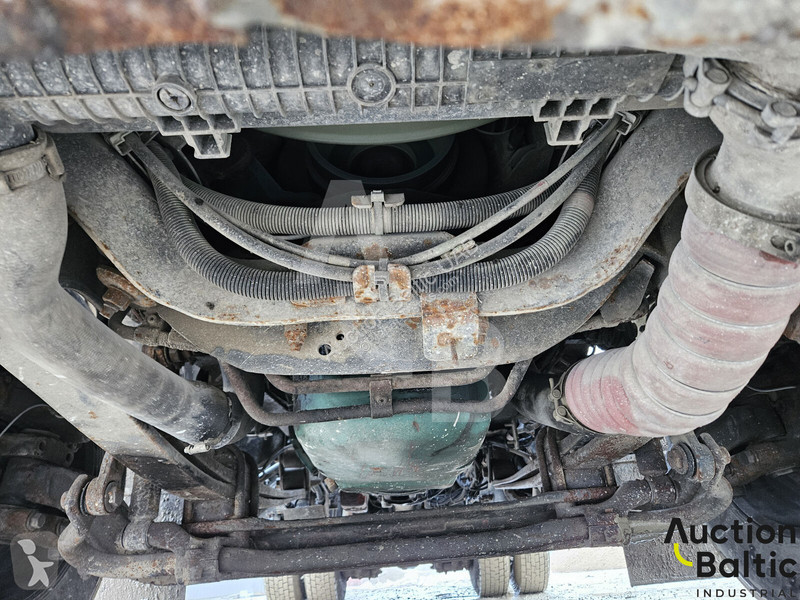 Kamión Volvo 320