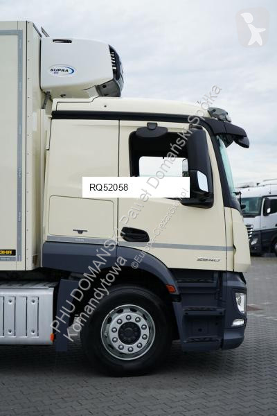 Vrachtwagen Mercedes / TANDEM
