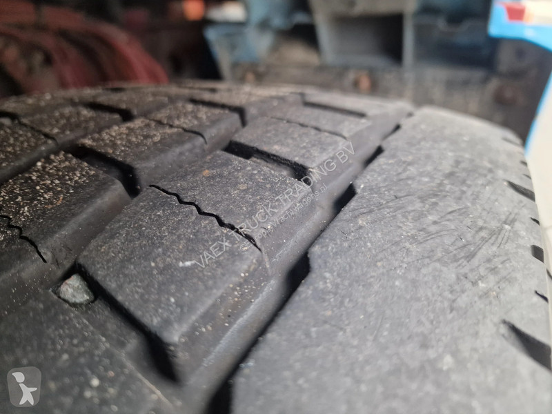Camión Volvo 13540 6x2*4 - Platform with...
