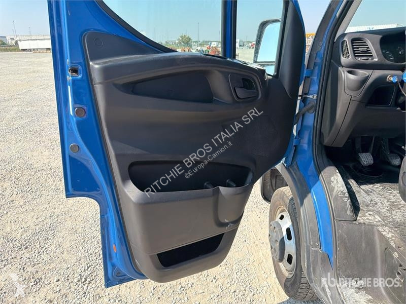 Camión Iveco 35C12 Dump Truck (Inoperable)