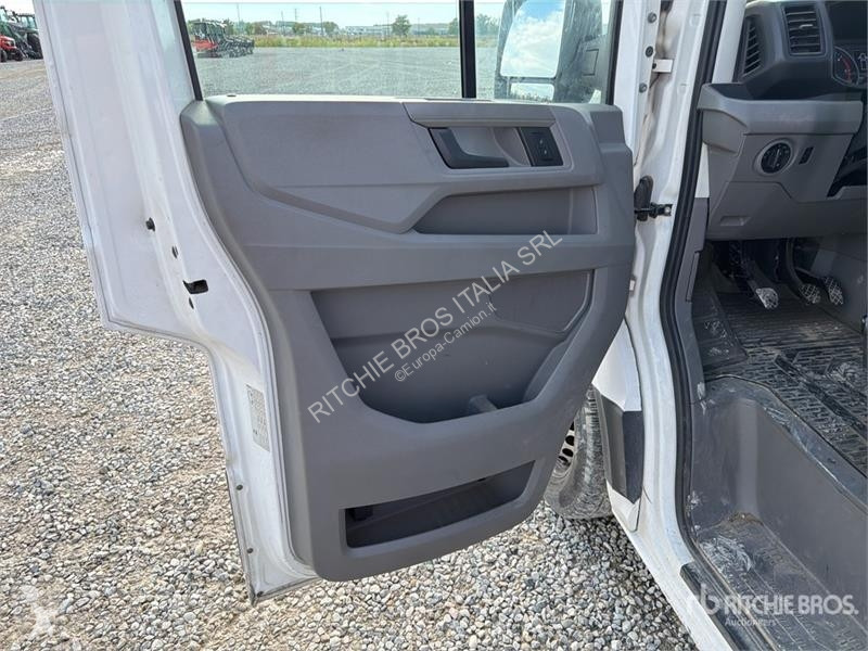 Volkswagen CRAFTER 35 Flatbed Truck truck