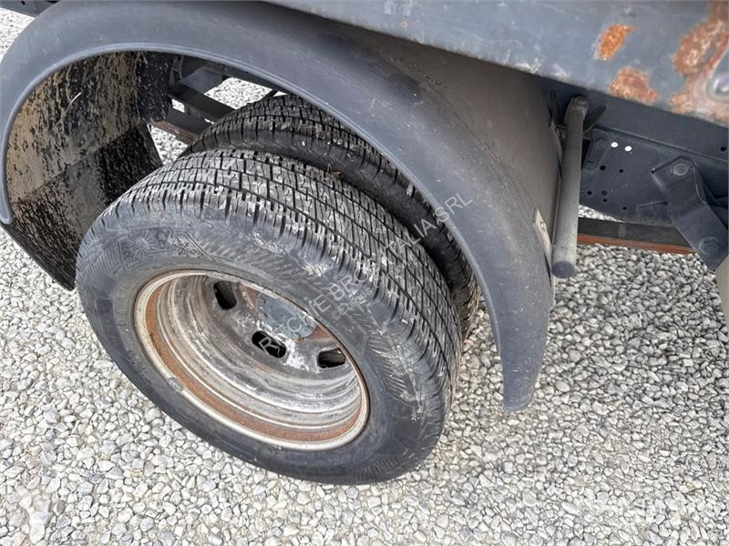 Camión Iveco 35C12 Dump Truck (Inoperable)