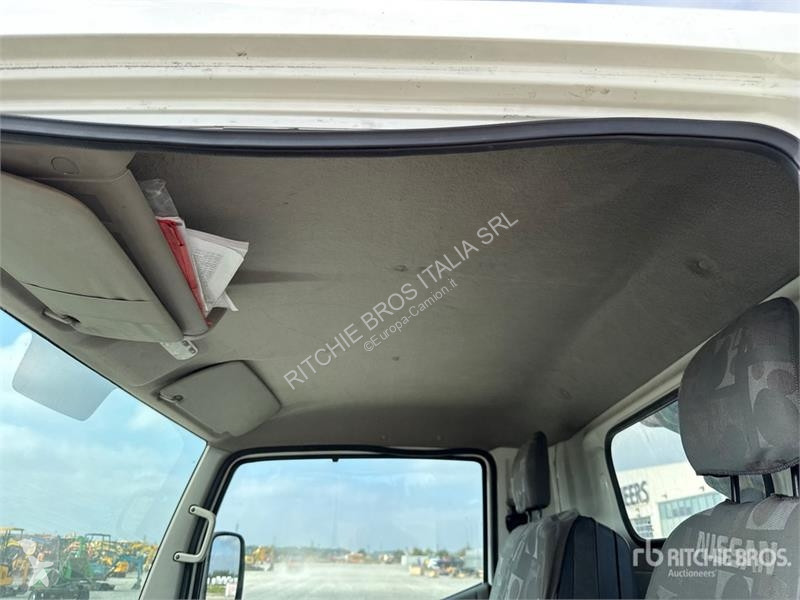 Camion Nissan Isoli PNT 230 20.5 m on Nissan...