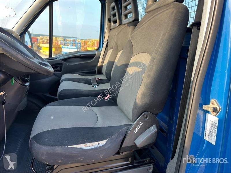 Camion Iveco 35C11 Flatbed Truck