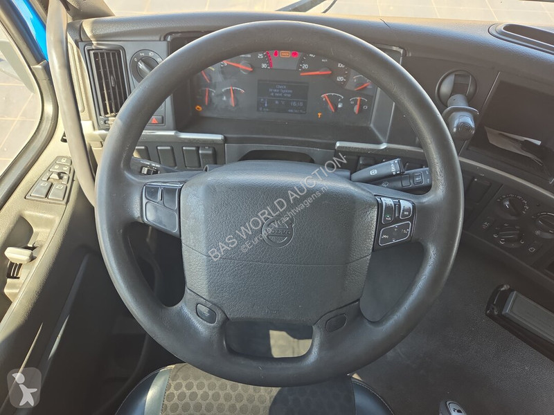 Camião Volvo 330