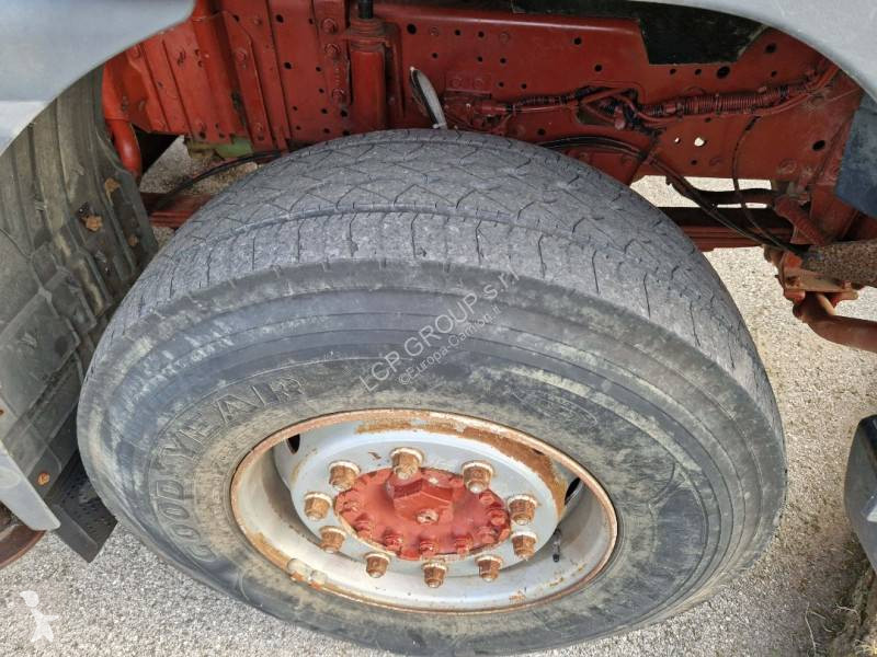 Iveco 260E31 truck