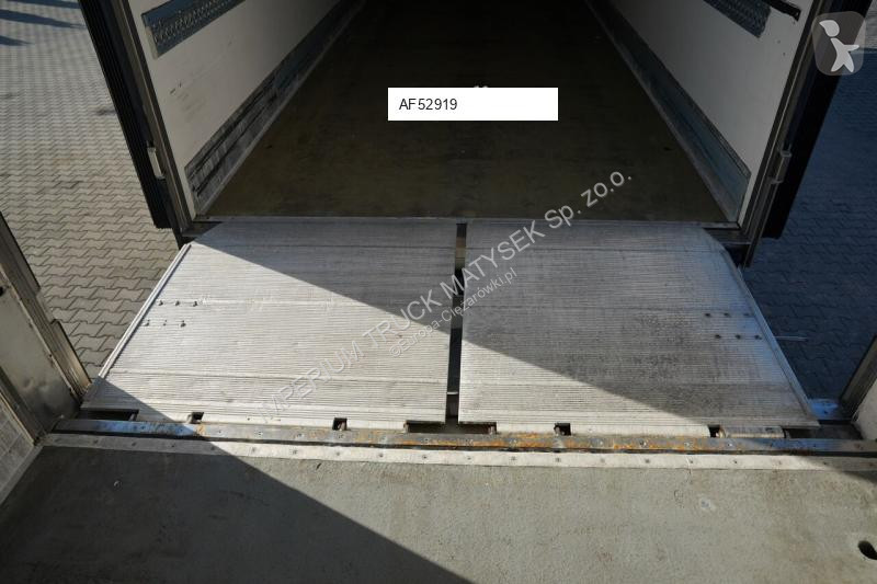 شاحنة Volvo / PRZYCZEPA / CHŁODNIA - 6,8 M /...