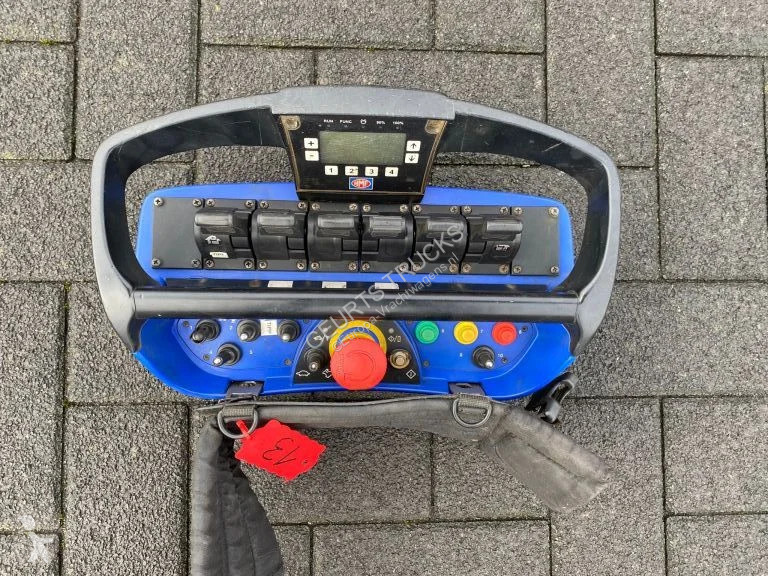 Kamion MAN 35.480 8X4 TRIDEM + 20 TON HAAKARM +...