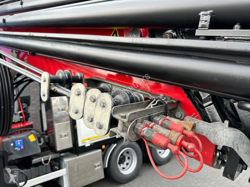 Kamion MAN 33.560 8X4 TRIDEM + HMF 4020-K8...