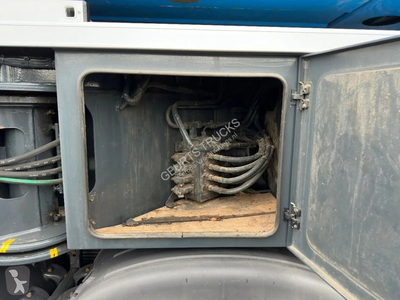 Camion Scania P420 8X4 + LIEBHERR LTF 1045-4.1...
