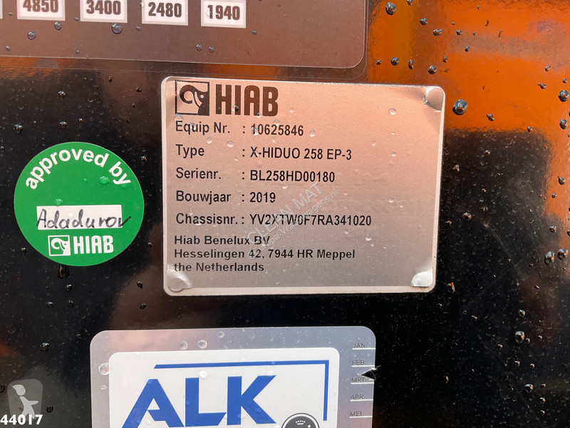 Camion Volvo 420 8x2 Hiab 25 Tonmeter laadkraan...