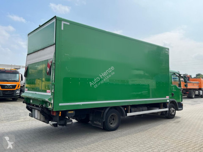 Camion MAN TG-L 12.220 4x2 BL Standardkoffer...