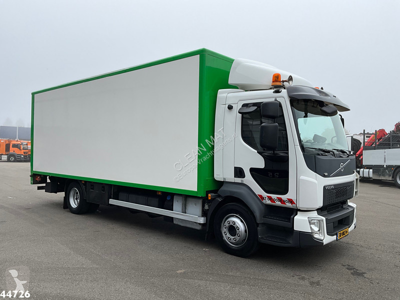 Camion Volvo FL 250 Euro 6 met Dhollandia laadklep