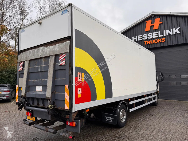 Vrachtwagen Volvo 280 7.8M Side...