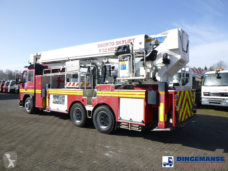 Camion Volvo 6x4 RHD Bronto Skylift F32HDT...