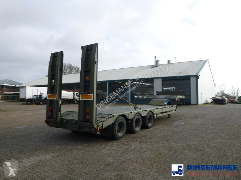 Semiremorca Broshuis 3-axle semi-lowbed trailer...