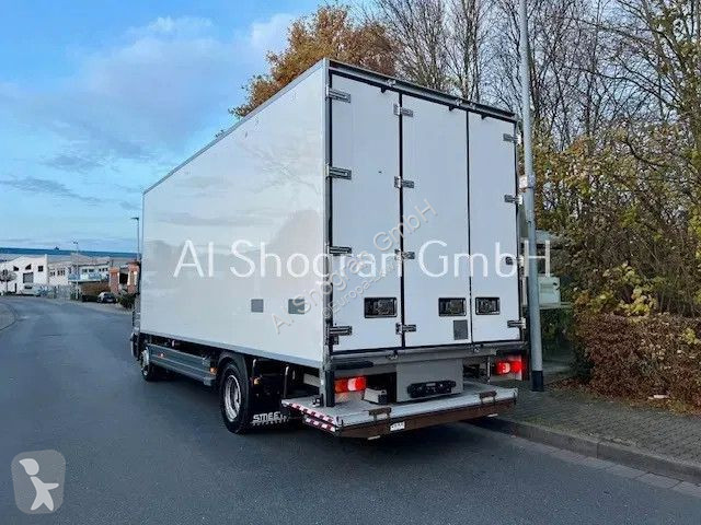 Vrachtwagen Mercedes 1218 Carrier Supra...