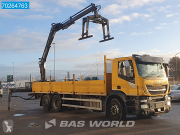 Camion grue Iveco