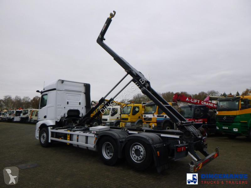 Camion Mercedes 2843 6x2 Hyva container hook 20t