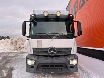 Camion fourgon Mercedes