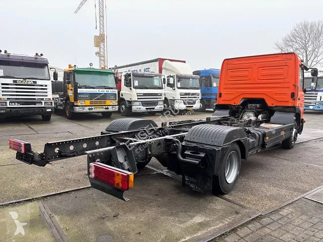 Camion Mercedes 823L DAY CAB (6-CILINDER) 4x2...