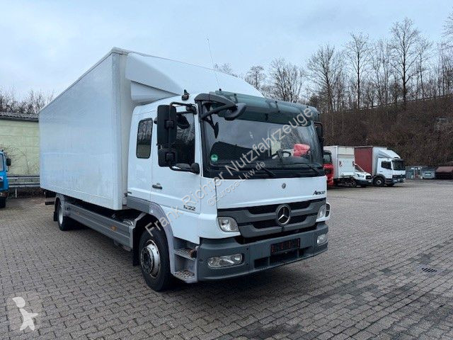 Kamion Mercedes...