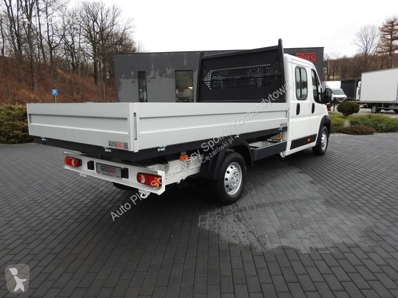 Véhicule utilitaire Peugeot BOXER SKRZYNIA...