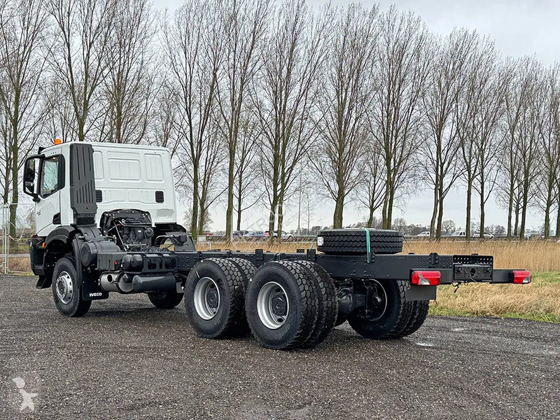 Camión Iveco T-Way AD380T47WH-4500 Chassis...