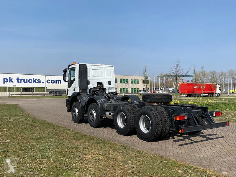 Kamion Iveco 410T42 Chassis Cabin (2 units)