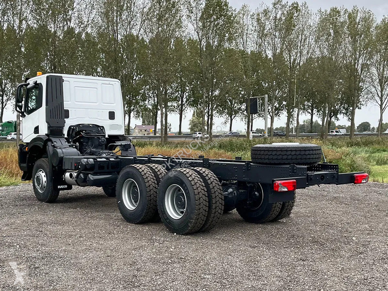 Camión Iveco T-Way AD380T43WH-4200 AT Chassis...