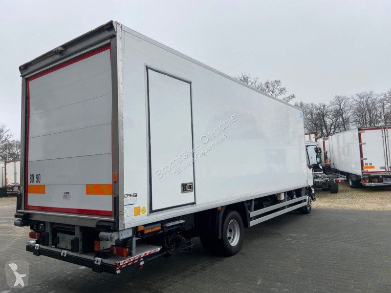 Camion Renault MIDLUM 220 DXI 16 T CARRIER...