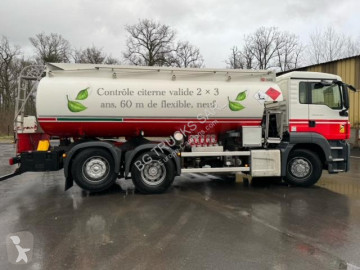 Camion citerne hydrocarbures MAN