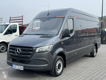 Camion fourgon Mercedes