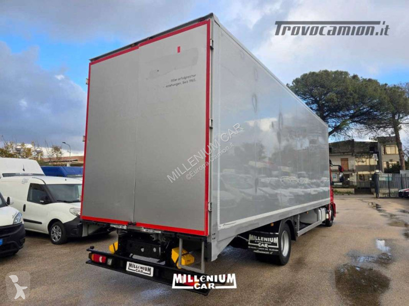 Kamion Iveco 120E22 FURGONE 7,70 KM 180000 2018