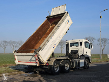 Camion tri-benne MAN