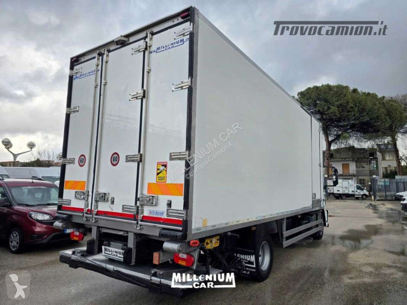Kamion Iveco 140E22 CELLA 6,70 GRUPPO PEDANA...