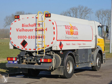Camion citerne Mercedes