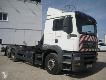 Camion grue standard MAN