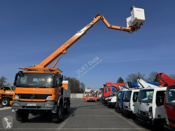 Camion nacelle Mercedes