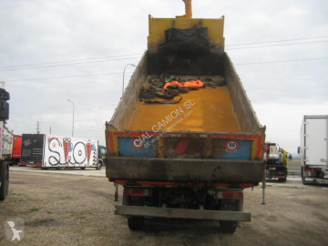 Camion tri-benne Mercedes