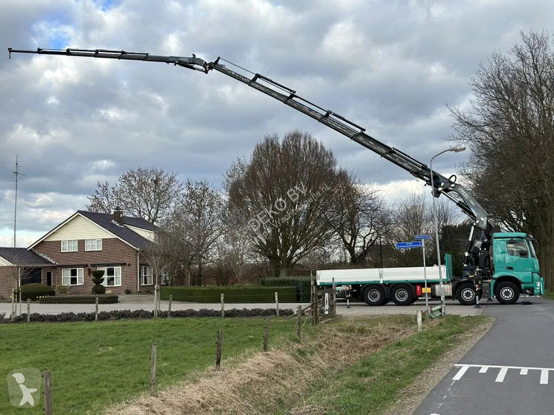 Camion Mercedes 8x4 FASSI...