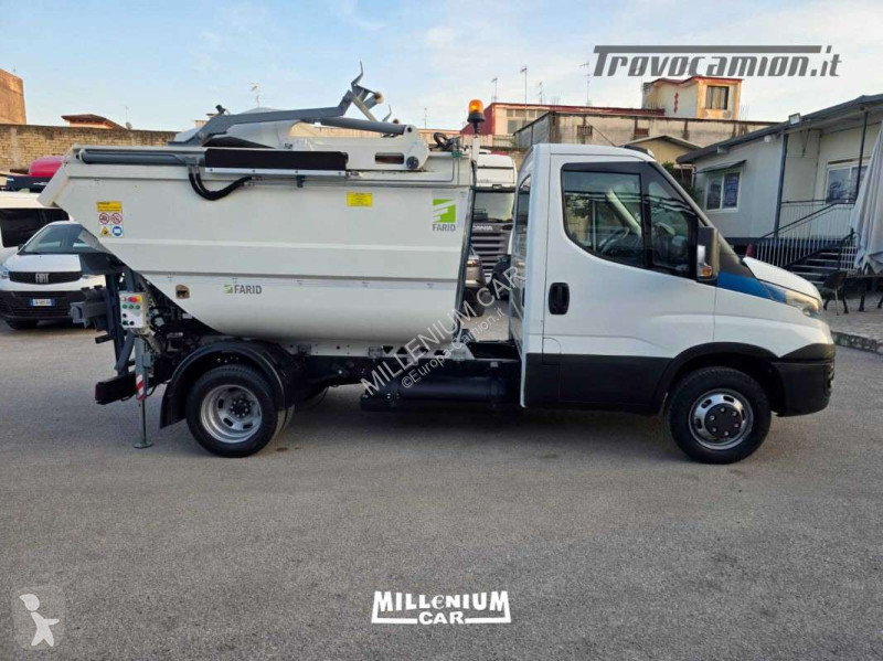 Utilaje pentru drumuri Iveco COMPATTATORE FARID...