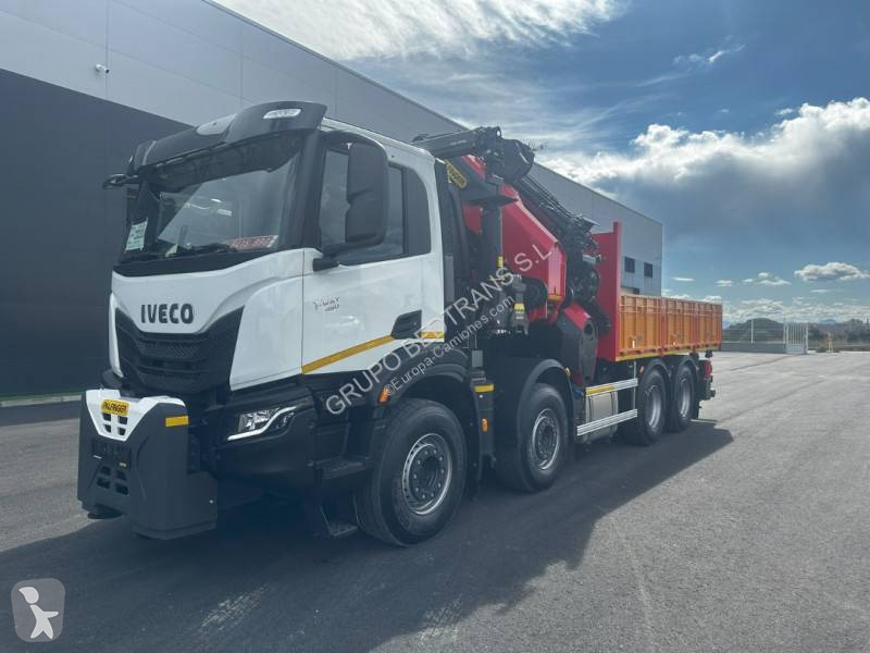 Camión Iveco Grúa