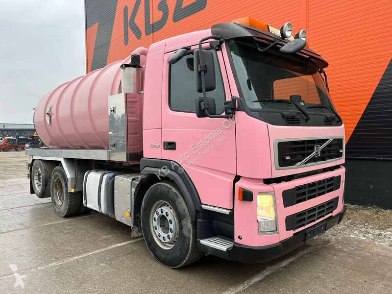 Camión Volvo 330 6x2 TANK 14000 l / VACUUM...