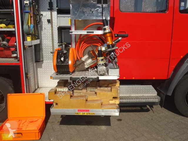 Camión MAN 250 godiva pump with holmatro set